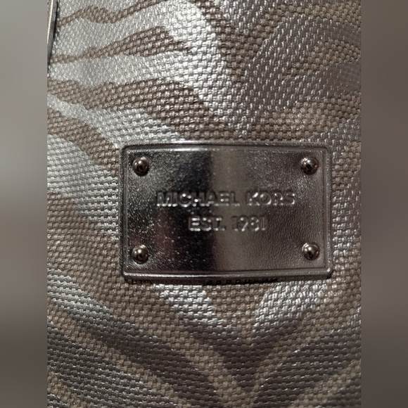 Brand New Michael Kors Market Tote - Picture 2 of 16
